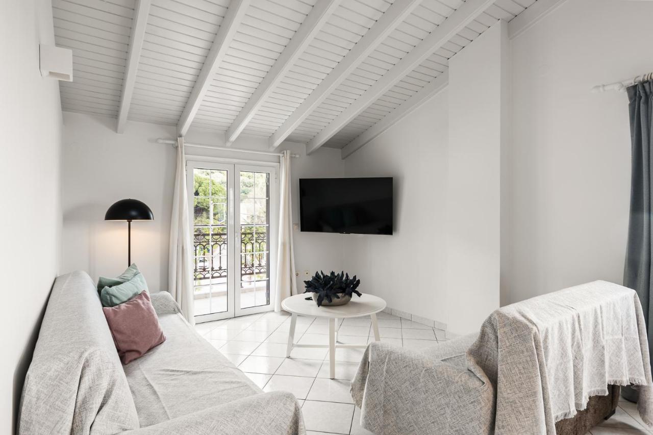 The Seaview Corner Apartments By Konnect, Ipsos Corfu Экстерьер фото